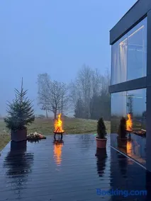 Lodge Amore - Mirrored Forest Retreat - Image 4