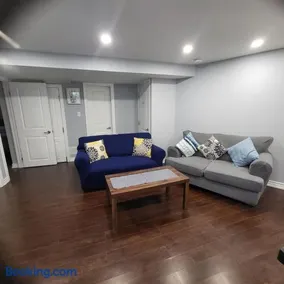 Cozy 2 Bedroom Suite, 5 mins from Thermea Spa - Image 2