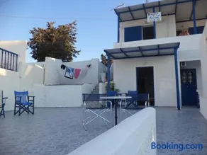 Marina's Studios Serifos - Image 1