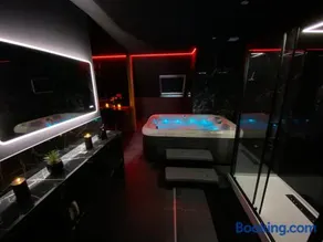 Love room spa - Image 1