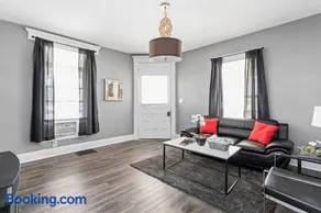 Stylish New Castle Escape with Garage and by Parks-Family Friendly - Image 1