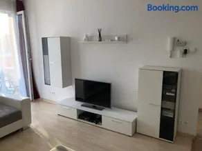 Amélia medencés apartman 10p-re a Tagore sétánytól - Image 3