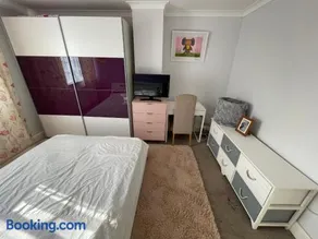 Stay with Anisia - Image 4