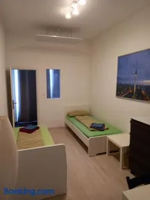 Apartmenthaus - Studio und große Wohnungen im Südwesten - Image 1