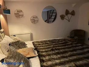 Suite d'amour et détente jacuzzi, sauna et massage - Image 2