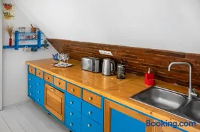 Bike House 141 - Image 1