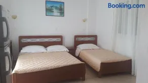 Sunset Apartments - Image 4