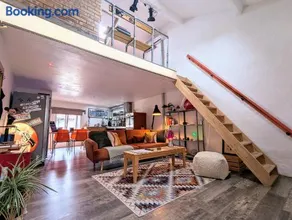 Garage Number 9 Private Urban Loft Apartment with Jacuzzi in Le Dorat - Image 1