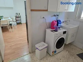 Girrawheen3 - Room in a Shared House - Image 2