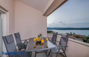 Apartment TRIES 5 with heated pool and sea view - Image 2