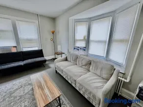Great Value Condo With Parking - Image 2