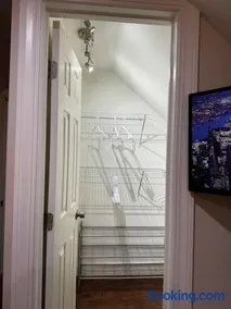 Private Cozy Apartment - Only 5 min Away from Newark Airport and 30 min to NYC - Image 4