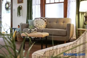 Cozy & Convenient Getaway 3BD 2BA Dog Friendly - Image 5