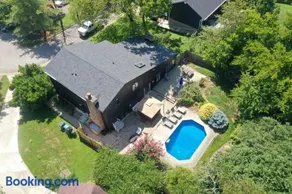 Centrally Located Lexington FUN-ZONE! Pool! Hottub! Game Room! Keeneland and UK Campus Close by! Pets Allowed for Fee! - Image 1