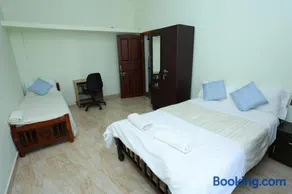 The Penthouse at Swiss Avenue - Image 3