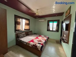 Hotel Mahadev and Guesthouse - Image 2