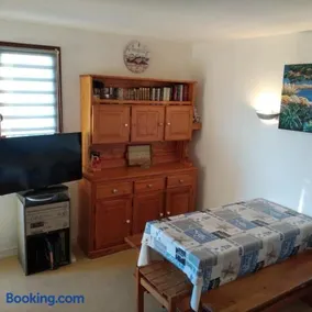 Charming T2 in residence with swimming pool - Image 5