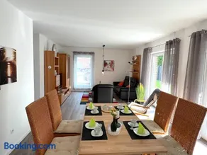 "Calypso" Papenburg Ebenerdig Terrasse Einbauküche Neubau 84 qm Free Wifi 2 Schlafzimmer bis 4 Personen - Image 2