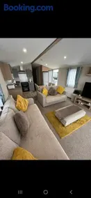 Robin hood hawthorn view - Image 4