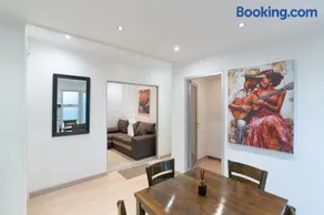 Living in the moment - Two-bedroom flat - Image 2
