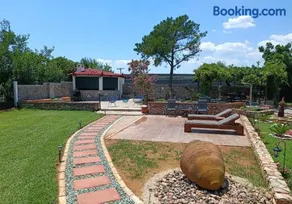 Kalamata Garden Suite - Image 3