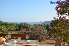 Villa Miquela Charming Traditional Sea View House - Image 1