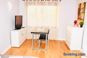 Resitur Luxury Apartment 532 - Image 2