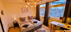 Elite-Apartment am Hauptbahnhof Celle mit Küche,Privat-Parkplatz,Waschmaschine und 5G WLAN für 6 Personen - Image 1