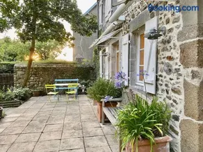 Hübsches Landhaus der Familie mit eigenem Garten - Image 3