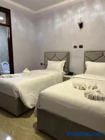 Gillu Hotel - Image 3