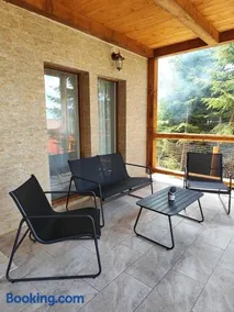 Woodland house - Image 5