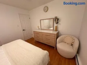 Newly upgraded luxury style home - Image 3
