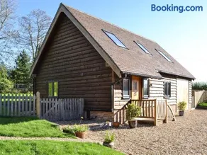 Boreham Bridge Barn - Image 1