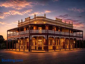 National Hotel Warwick - Image 1