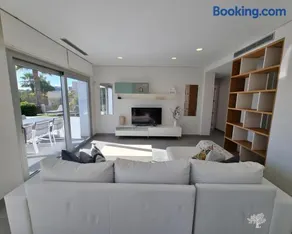 Voll ausgestattete Villa mit Garten, Grill und Terrasse | Meerblick - Image 5