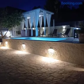 Villa Roko - Luxury Villa 60m from beach! - Image 1