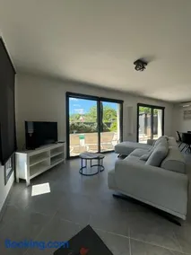Modern Villa - Image 4