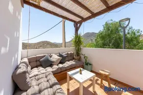Casa entre volcanes y sal - Image 1