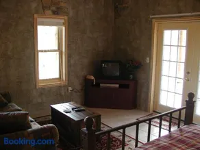 Lefty's Hideout - Image 1