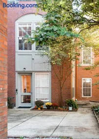 Waterside Step-free 2BR, Near Brown and RISD, Free Parking - Image 5
