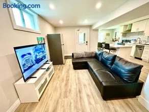 Luxurious 1-Bedroom, 1-Bathroom Suite Near Fairview Mall & Waterloo Airport no Pet allowed - Image 4