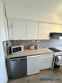 Seaside Apartment - Image 2