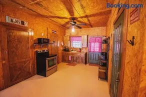 Barn-dominum under a canopy of trees 3 beds - Image 2