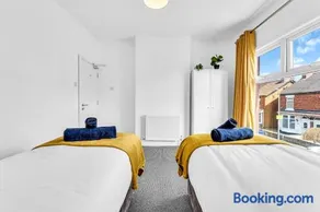 6 Bed Contractor Long term Stay Central Parking - Image 5