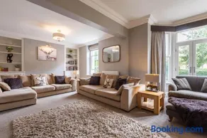 Luxury Malton Retreat Sleeps 10 - Image 2