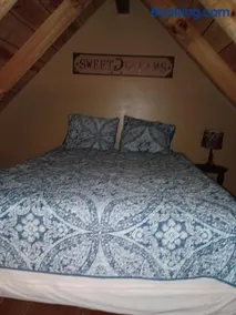 Tranquil Waters Cabin - Image 2