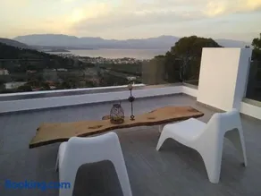 Luxurius villa with sea view - Image 2