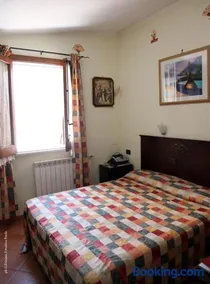 Donna Lia - Image 1