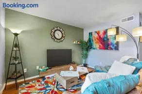 Artistic 1BD TCU Walkable - Image 1