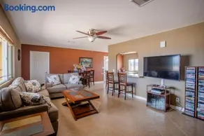 Sunlight Retreat - Image 1